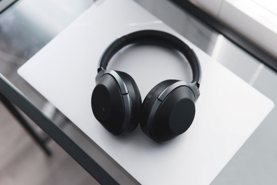 How to Choose Headphones for a High-End Audio Experience